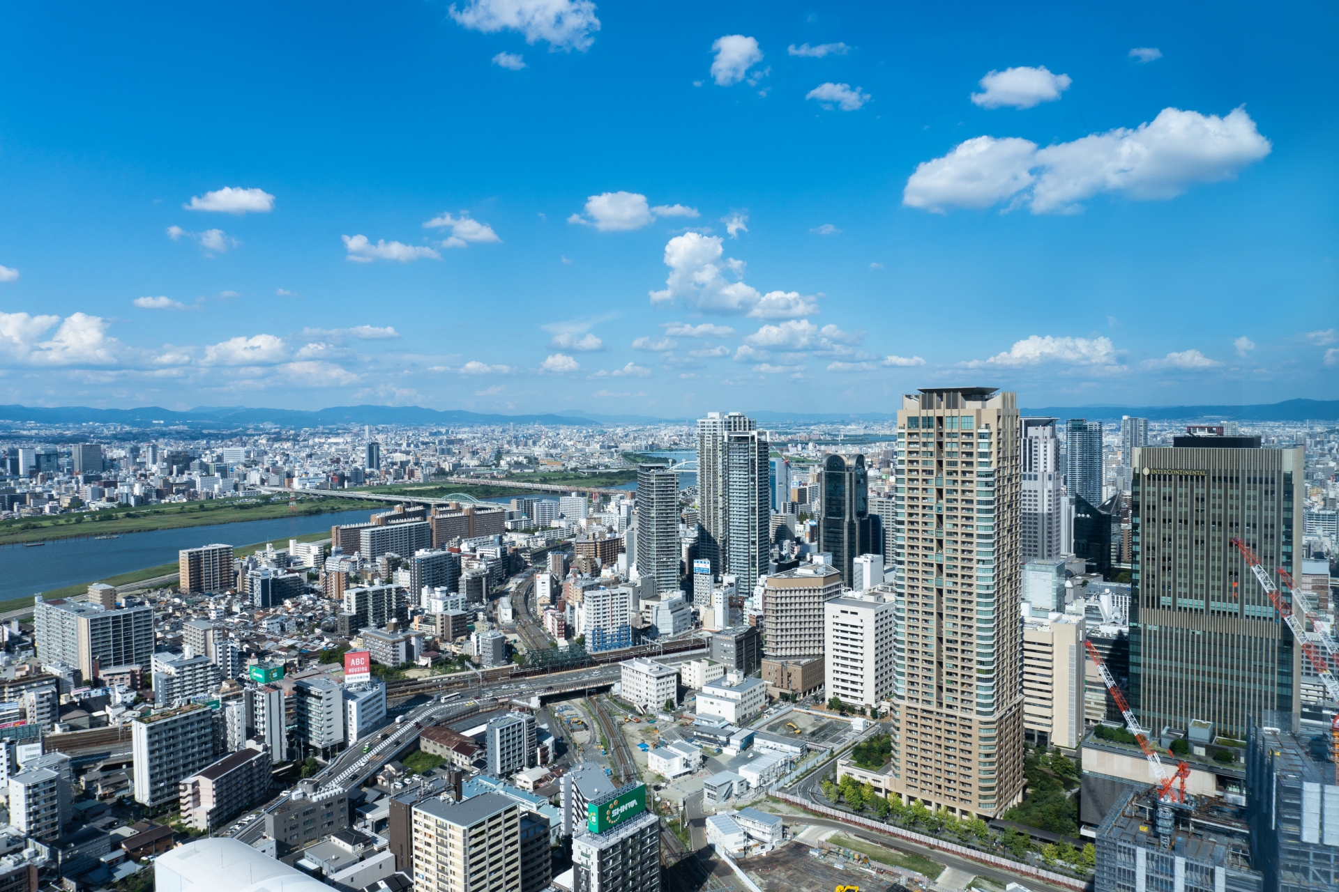 ただの清掃会社じゃない。笑顔と時間を創造する リーディングカンパニー